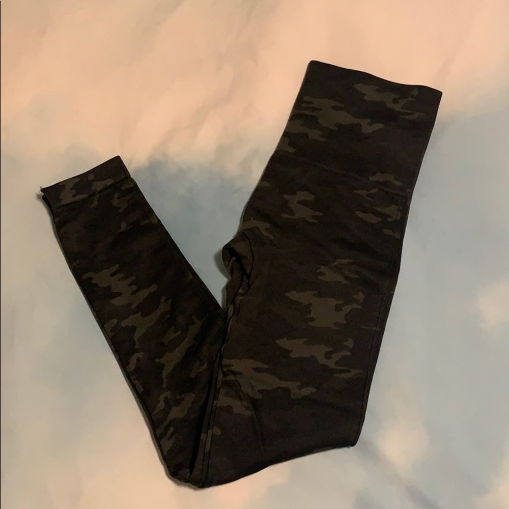 Spanx Seamless Camo Leggings